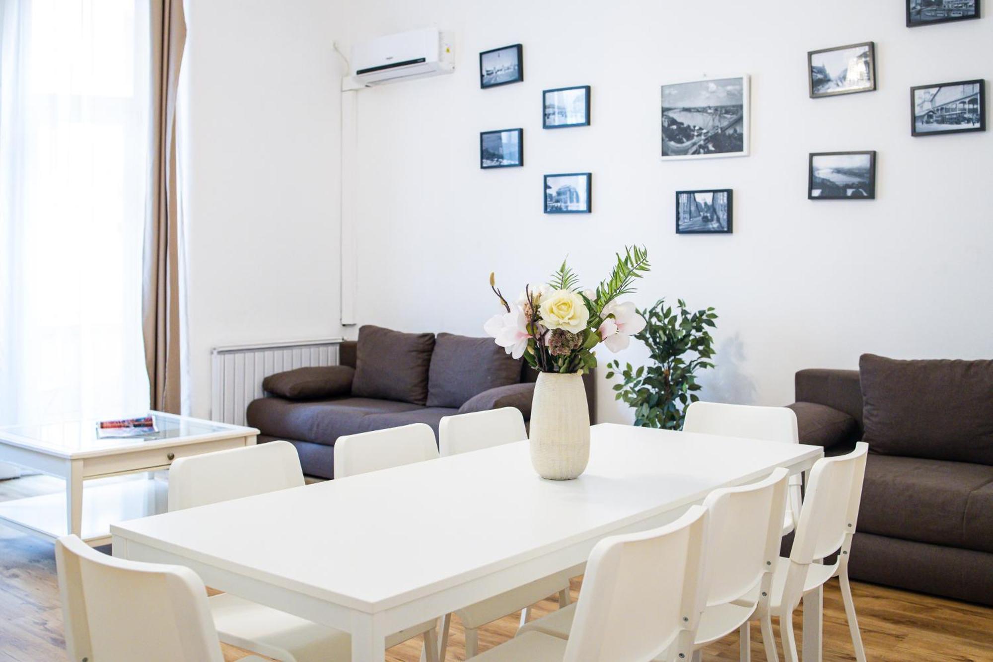 Real Apartments Lovag Budapest Eksteriør billede