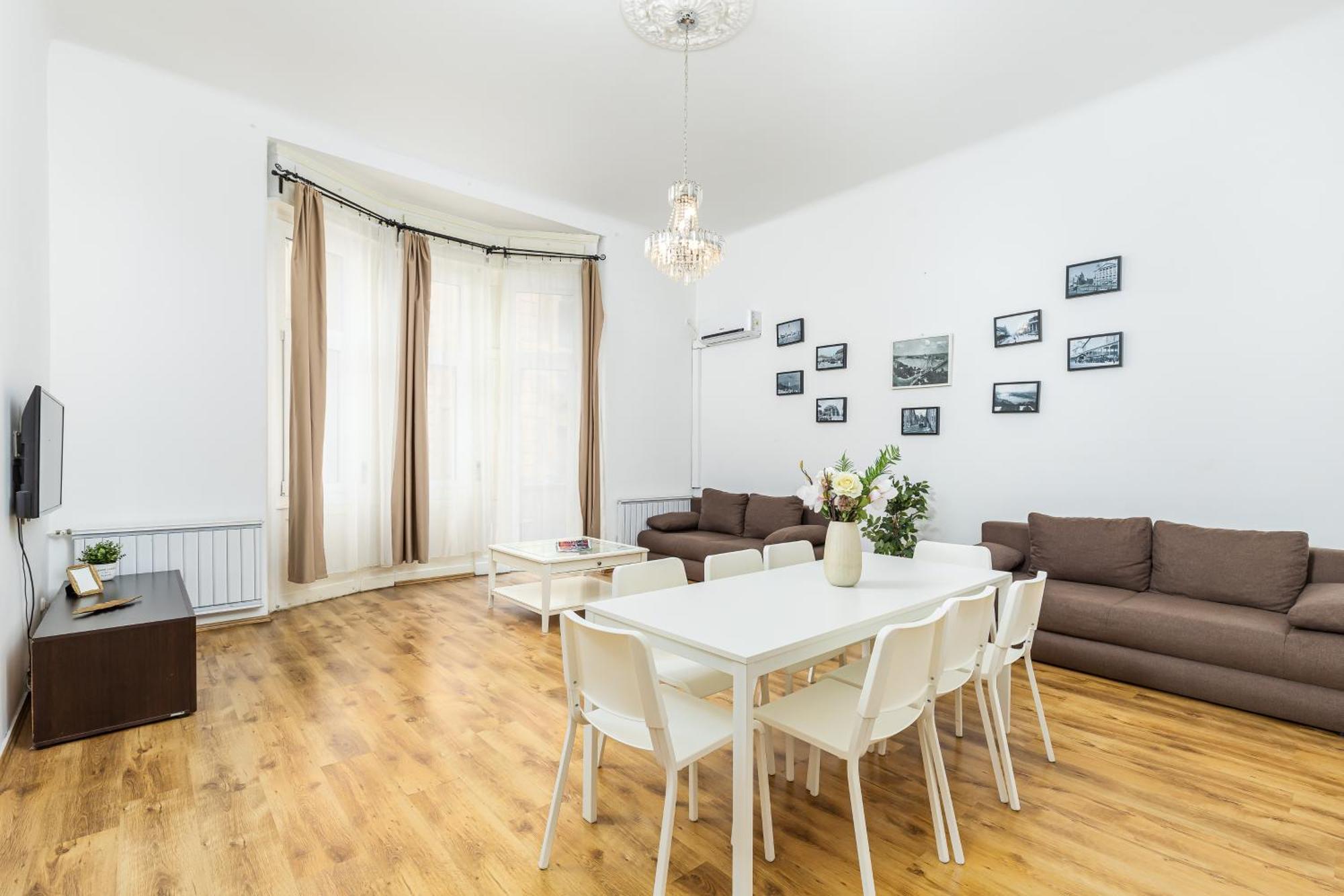 Real Apartments Lovag Budapest Eksteriør billede