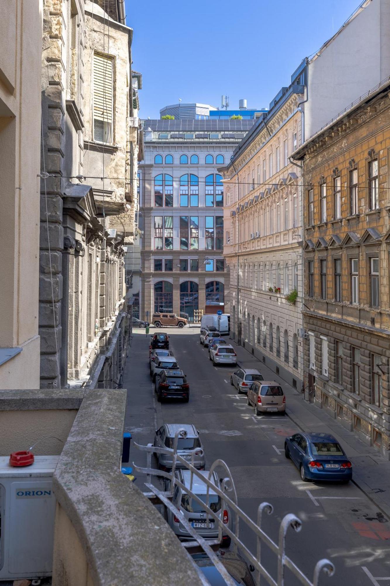 Real Apartments Lovag Budapest Eksteriør billede