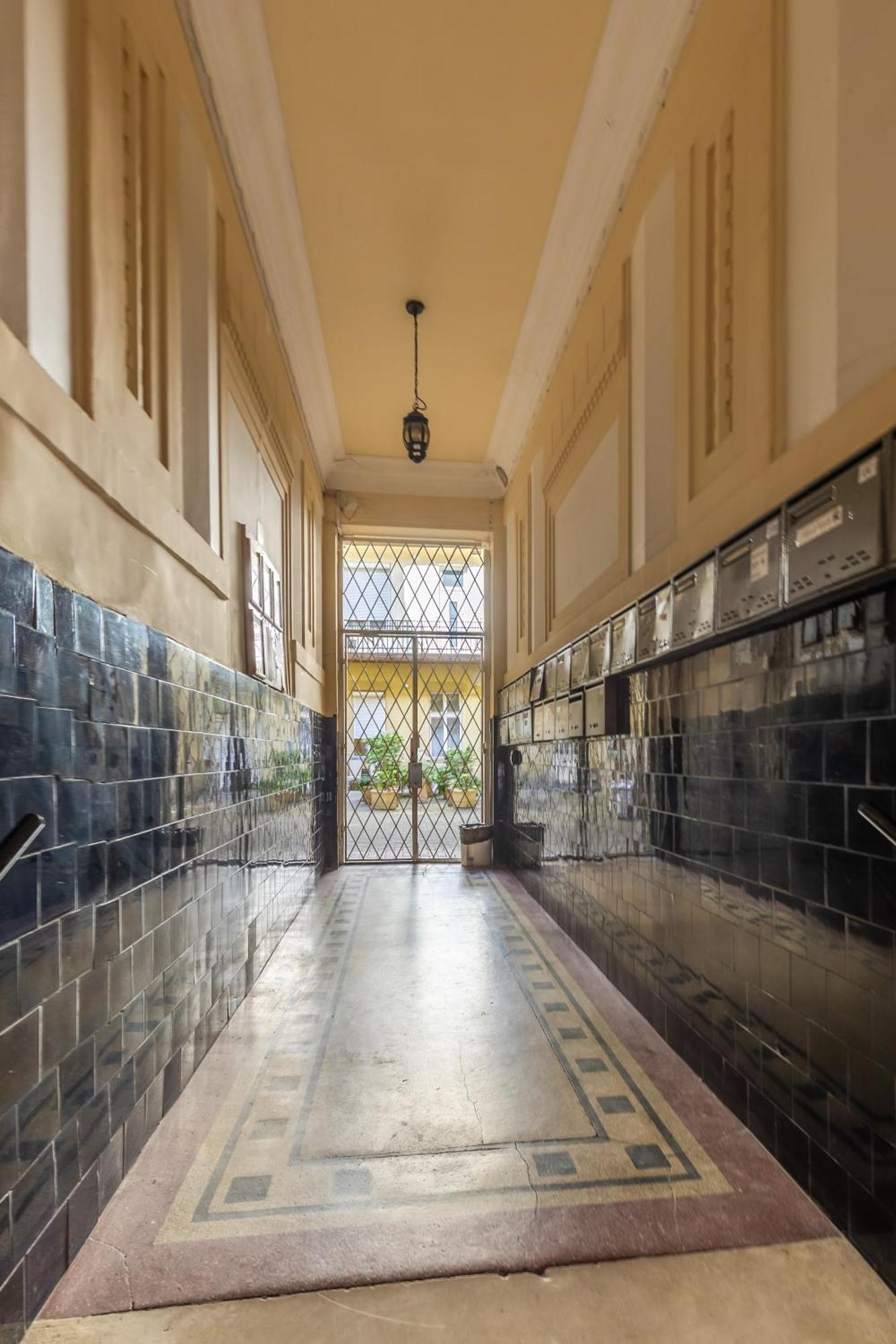 Real Apartments Lovag Budapest Eksteriør billede