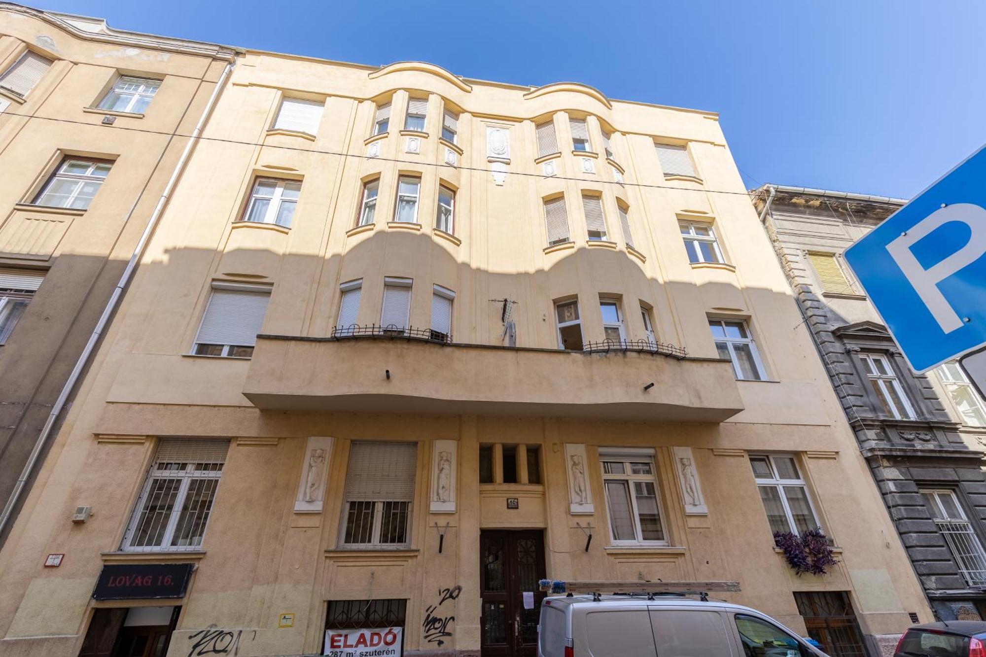 Real Apartments Lovag Budapest Eksteriør billede